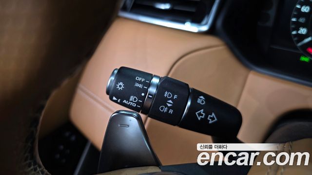 Land Rover Range Rover Velar 3.0 D300 R-Dynamic HSE 2018 — фото 39