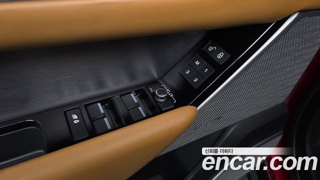 Land Rover Range Rover Velar 3.0 D300 R-Dynamic HSE 2018 — фото 40