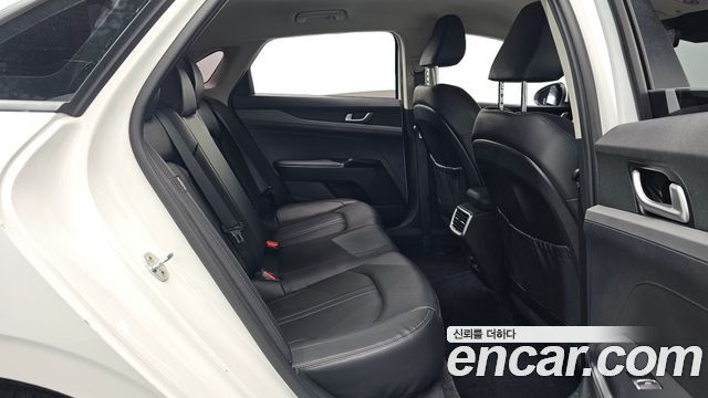 Kia K5 (III) 2.0 Prestige 2021 — фото 11