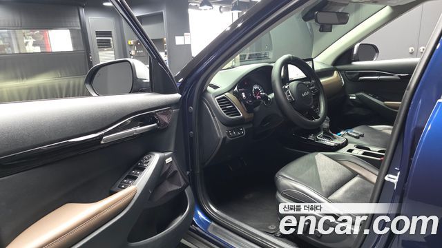 Kia Seltos Gasoline 1.6 Turbo 4WD Signature 2023 — фото 10