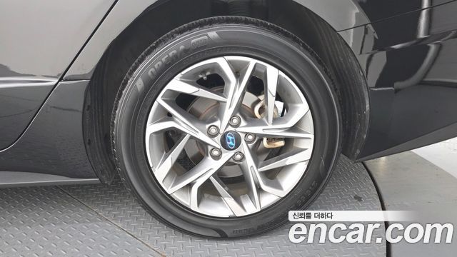 Hyundai Sonata (DN8) 2.0 Premium Family 2020 — фото 21