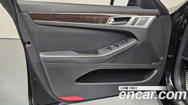 Genesis G80 3.3 GDI AWD Premium Luxury 2018 — фото 24