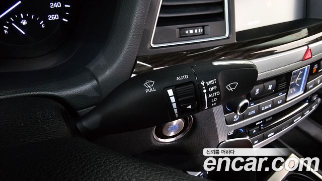 Genesis G80 3.3 GDI AWD Premium Luxury 2018 — фото 37