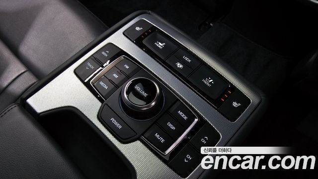 Genesis G80 3.3 GDI AWD Premium Luxury 2018 — фото 39