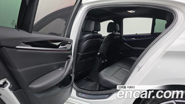 BMW 5 Series (G30) 530i xDrive M Sport Package 2023 — фото 17