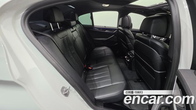 BMW 5 Series (G30) 530i xDrive M Sport Package 2023 — фото 19