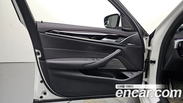 BMW 5 Series (G30) 530i M Sport Package 2022 — фото 24