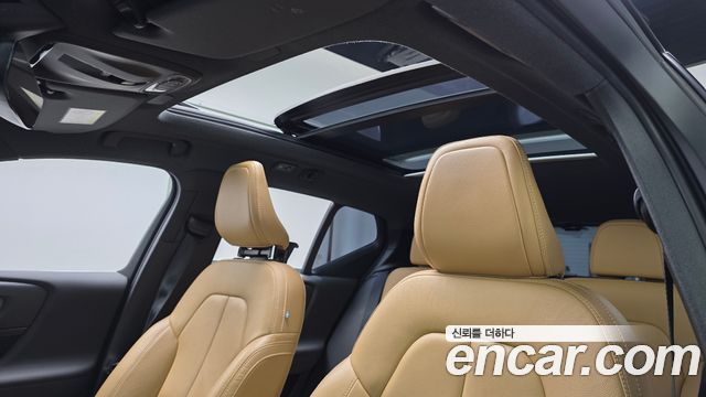 Volvo XC40 B4 Inscription 2021 — фото 17