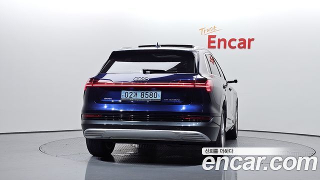Audi e-tron 50 Quattro 2021 — фото 4