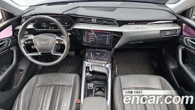 Audi e-tron 50 Quattro 2021 — фото 7