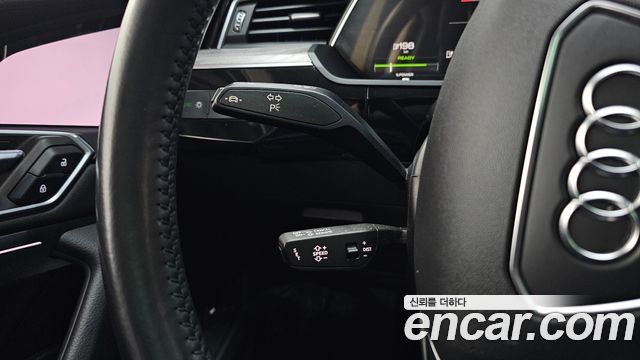 Audi e-tron 50 Quattro 2021 — фото 19