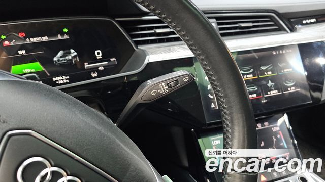 Audi e-tron 50 Quattro 2021 — фото 20