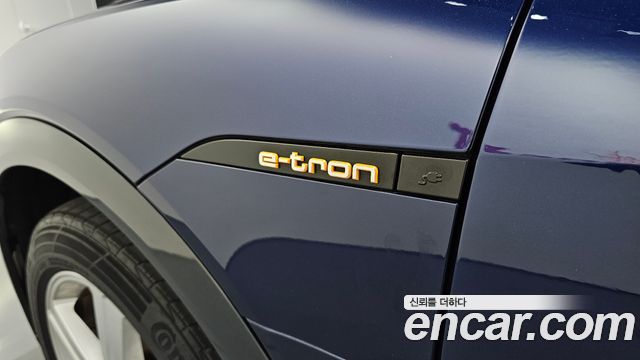 Audi e-tron 50 Quattro 2021 — фото 36