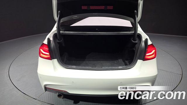 BMW 3 Series (F30) 320i M Sport 2017 — фото 20