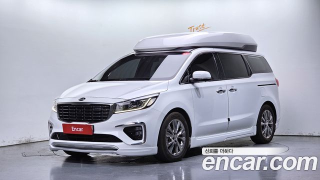 Kia Carnival 9-Seater Hi-Limousine Noblesse Special 2019 — фото 1