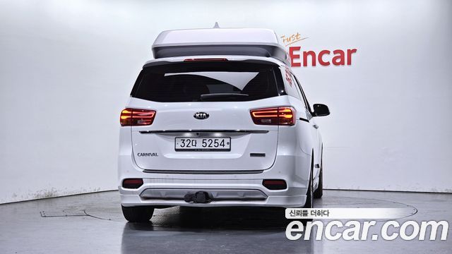 Kia Carnival 9-Seater Hi-Limousine Noblesse Special 2019 — фото 4