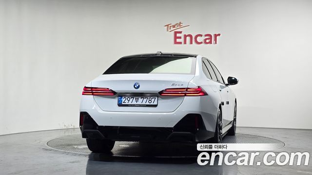 BMW 5 Series (G60) 530e M Sport 2024 — фото 4