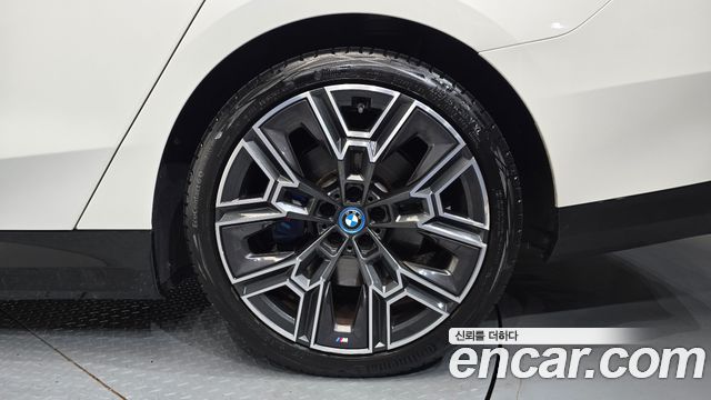 BMW 5 Series (G60) 530e M Sport 2024 — фото 21