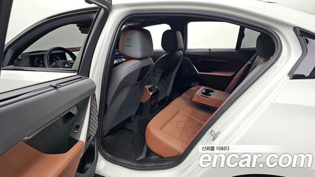 BMW 5 Series (G60) 530i xDrive M Sport Pro Special Edition 2025 — фото 11