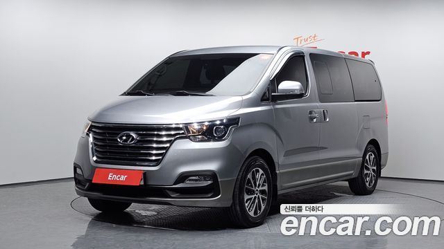 Hyundai Grand Starex Urban 9-Seater Exclusive 2019 — фото 1