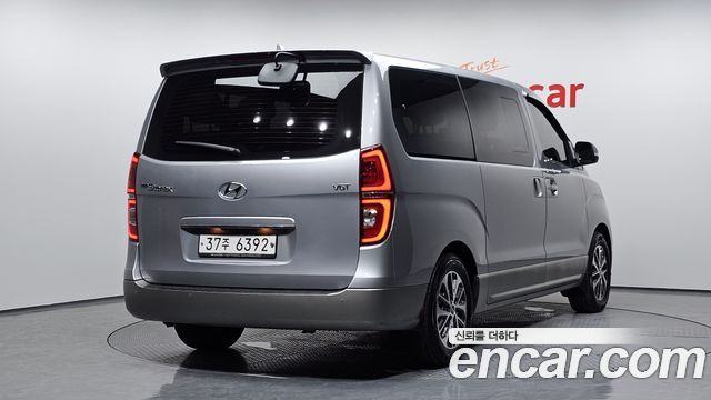 Hyundai Grand Starex Urban 9-Seater Exclusive 2019 — фото 2