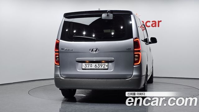 Hyundai Grand Starex Urban 9-Seater Exclusive 2019 — фото 4