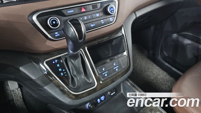 Hyundai Grand Starex Urban 9-Seater Exclusive 2019 — фото 9