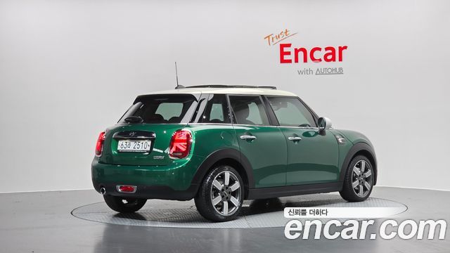MINI Cooper 5Door 60th Edition 3rd 2019 — фото 2