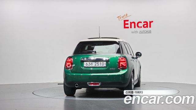 MINI Cooper 5Door 60th Edition 3rd 2019 — фото 4