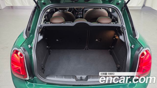 MINI Cooper 5Door 60th Edition 3rd 2019 — фото 20