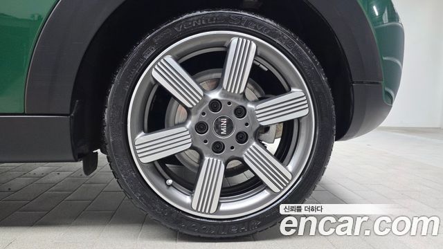MINI Cooper 5Door 60th Edition 3rd 2019 — фото 21