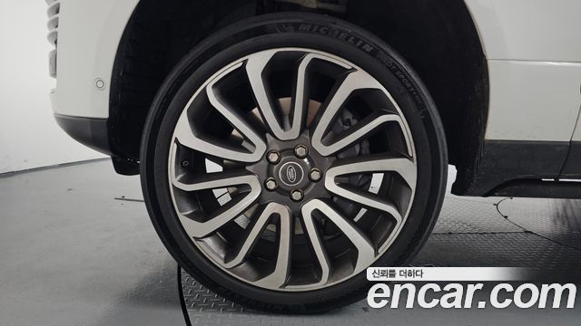 Land Rover Range Rover (IV) 4.4 SDV8 AB LWB DIESEL 2015 — фото 5