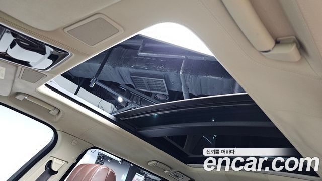 Land Rover Range Rover (IV) 4.4 SDV8 AB LWB DIESEL 2015 — фото 17