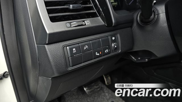 KG Mobility (SsangYong) Rexton Sports Khan Diesel 2.2 4WD Prestige 2021 — фото 16