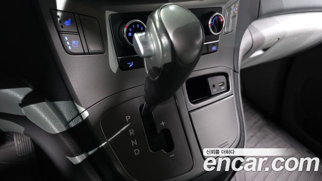 Hyundai Grand Starex Van 3-Seater Smart 2021 — фото 9