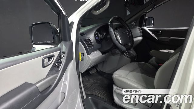 Hyundai Grand Starex Van 3-Seater Smart 2021 — фото 10
