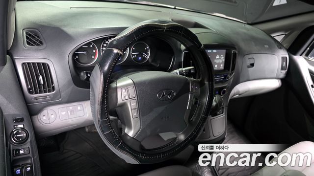 Hyundai Grand Starex Van 3-Seater Smart 2021 — фото 13