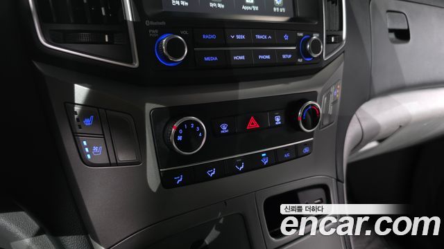 Hyundai Grand Starex Van 3-Seater Smart 2021 — фото 16