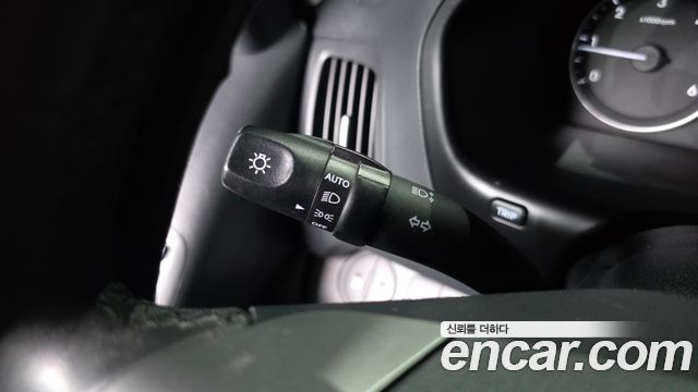 Hyundai Grand Starex Van 3-Seater Smart 2021 — фото 19