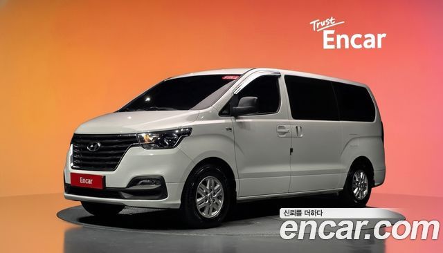 Hyundai Grand Starex Van 3-Seater Smart