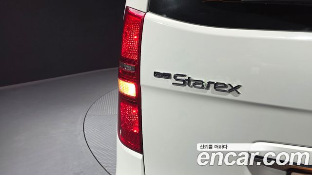 Hyundai Grand Starex Van 3-Seater Smart 2021 — фото 23