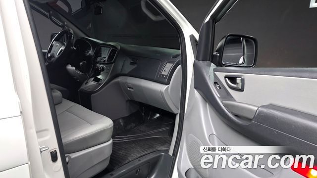 Hyundai Grand Starex Van 3-Seater Smart 2021 — фото 26