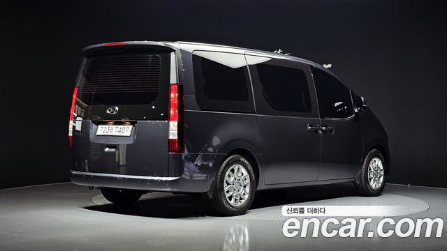 Hyundai Staria Tourer 11-Seater Modern 2023 — фото 2
