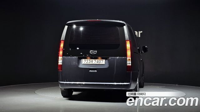Hyundai Staria Tourer 11-Seater Modern 2023 — фото 4