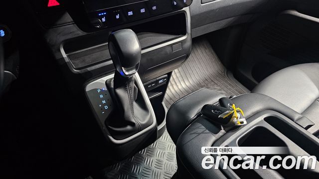 Hyundai Staria Tourer 11-Seater Modern 2023 — фото 9