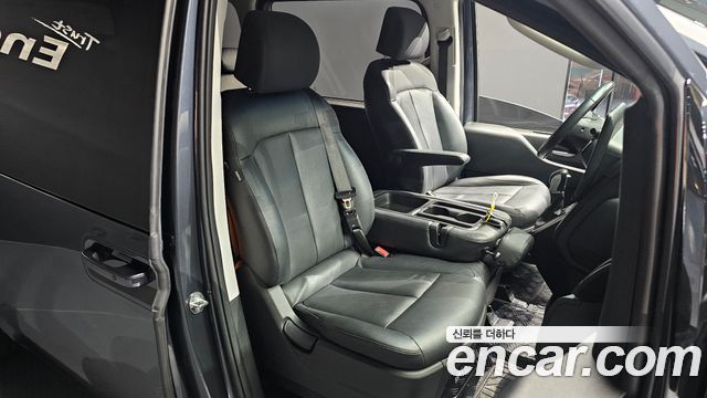 Hyundai Staria Tourer 11-Seater Modern 2023 — фото 12