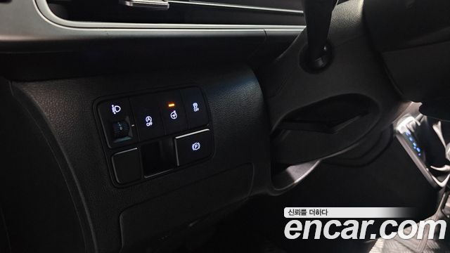 Hyundai Staria Tourer 11-Seater Modern 2023 — фото 17