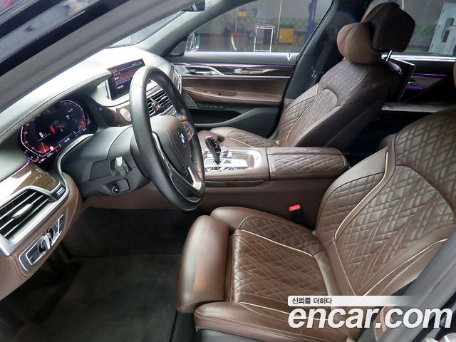 BMW 7 Series (G11) 740Li xDrive Design Pure Excellence 2020 — фото 5