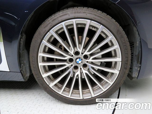 BMW 7 Series (G11) 740Li xDrive Design Pure Excellence 2020 — фото 24