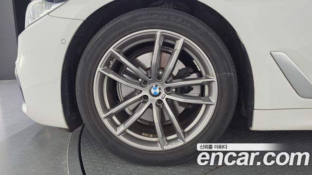 BMW 5 Series (G30) 520d xDrive M Sport Package Plus 2019 — фото 5